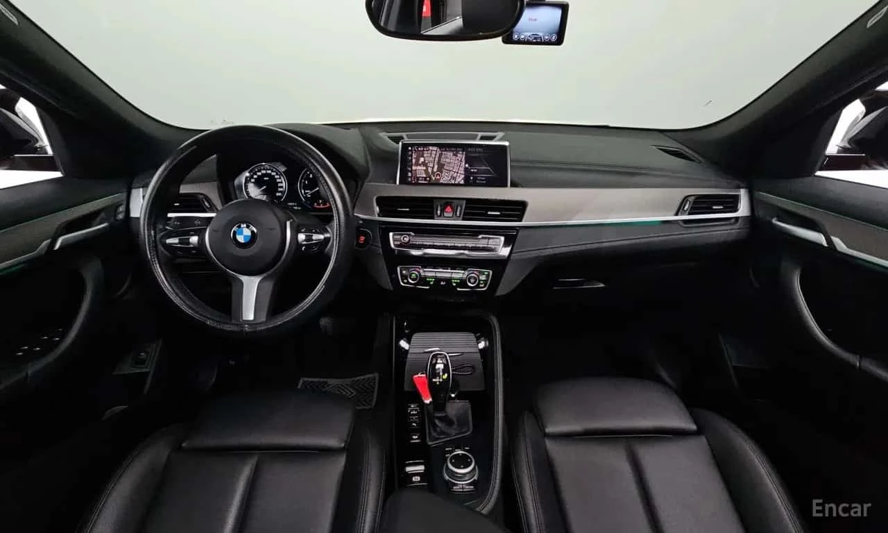 BMW X2 xDrive20i M-PACK| HUD| PANO| ПОДГРЕВИ| 2 КЛЮЧА, снимка 7 - Автомобили и джипове - 56169010