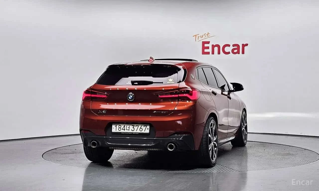 BMW X2 xDrive20i M-PACK| HUD| PANO| ПОДГРЕВИ| 2 КЛЮЧА, снимка 4 - Автомобили и джипове - 56169010