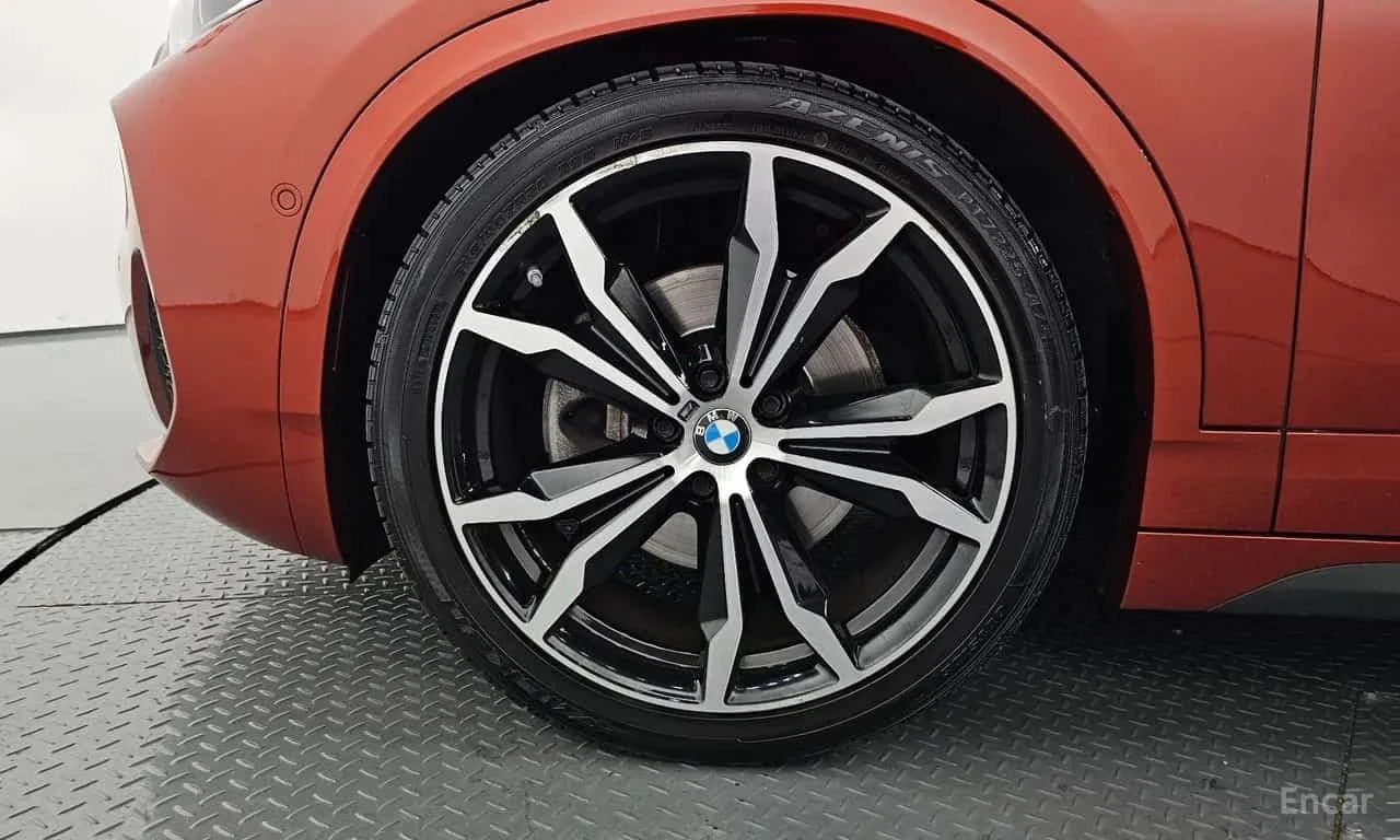 BMW X2 xDrive20i M-PACK| HUD| PANO| ПОДГРЕВИ| 2 КЛЮЧА, снимка 5 - Автомобили и джипове - 56169010