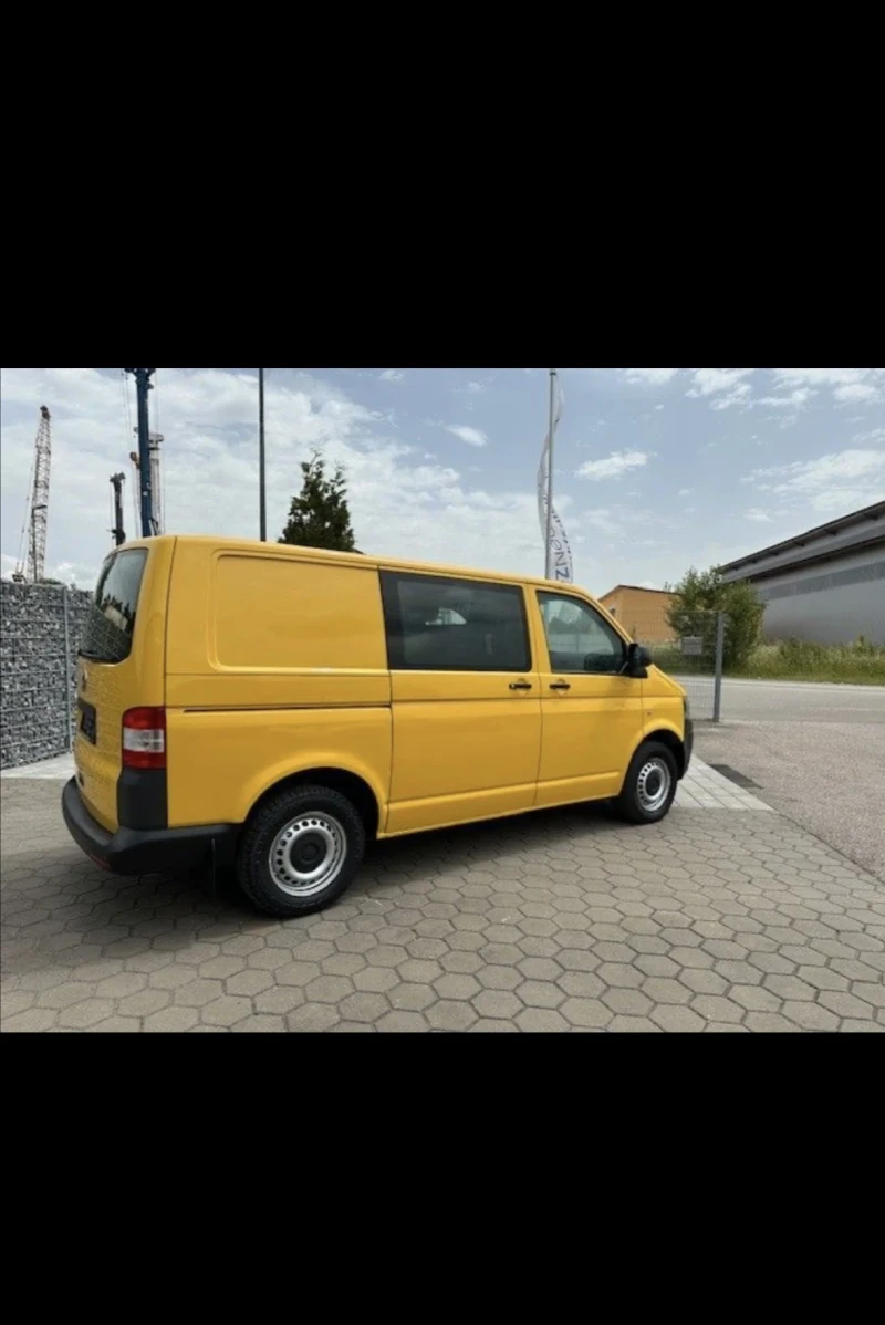 VW Transporter T5 с 2 плъзгащи врати 1.9тди, снимка 10 - Бусове и автобуси - 47335627