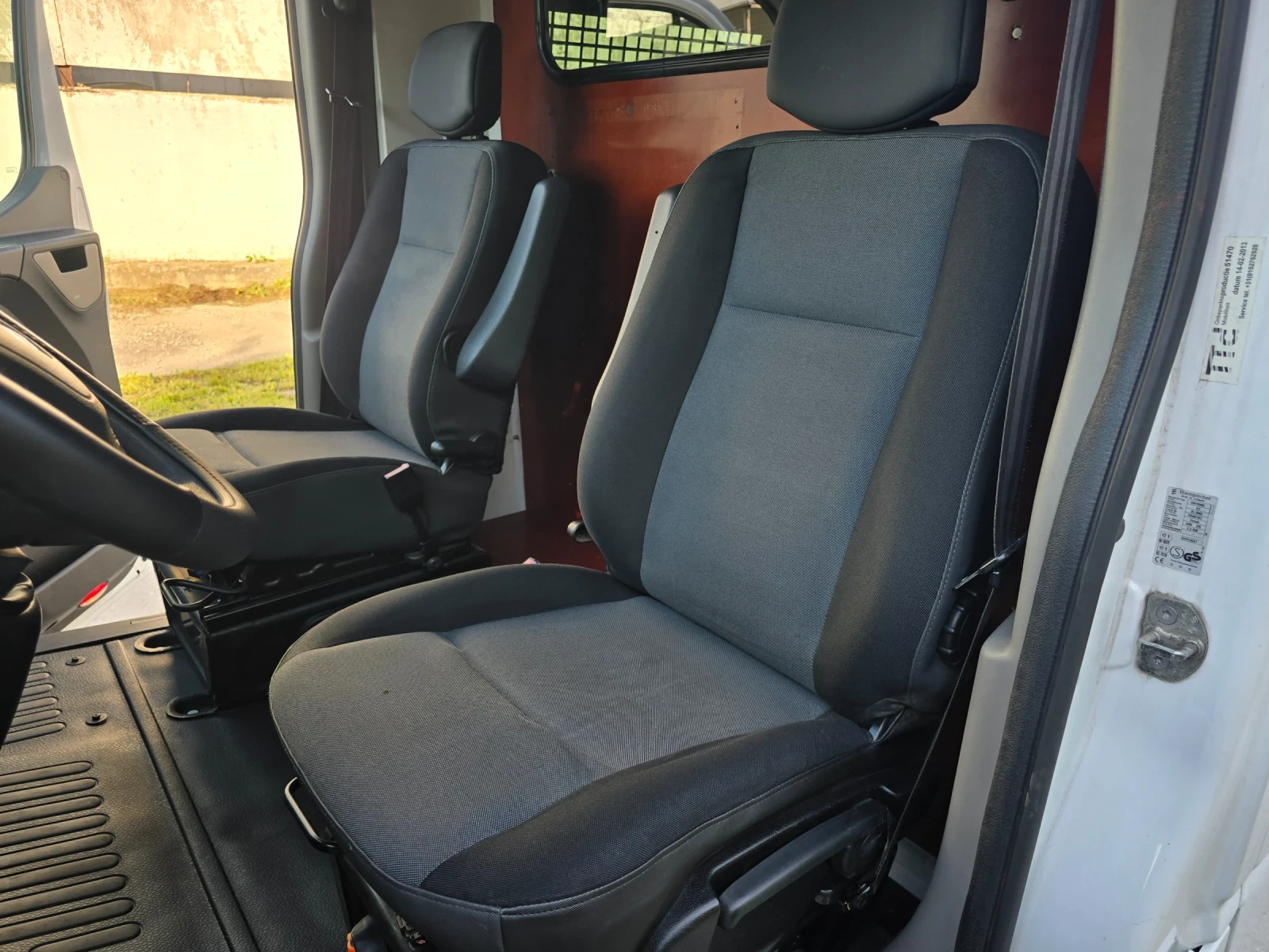 Renault Master T35 2.3 DCI L2H2 DC, снимка 9 - Бусове и автобуси - 52025592