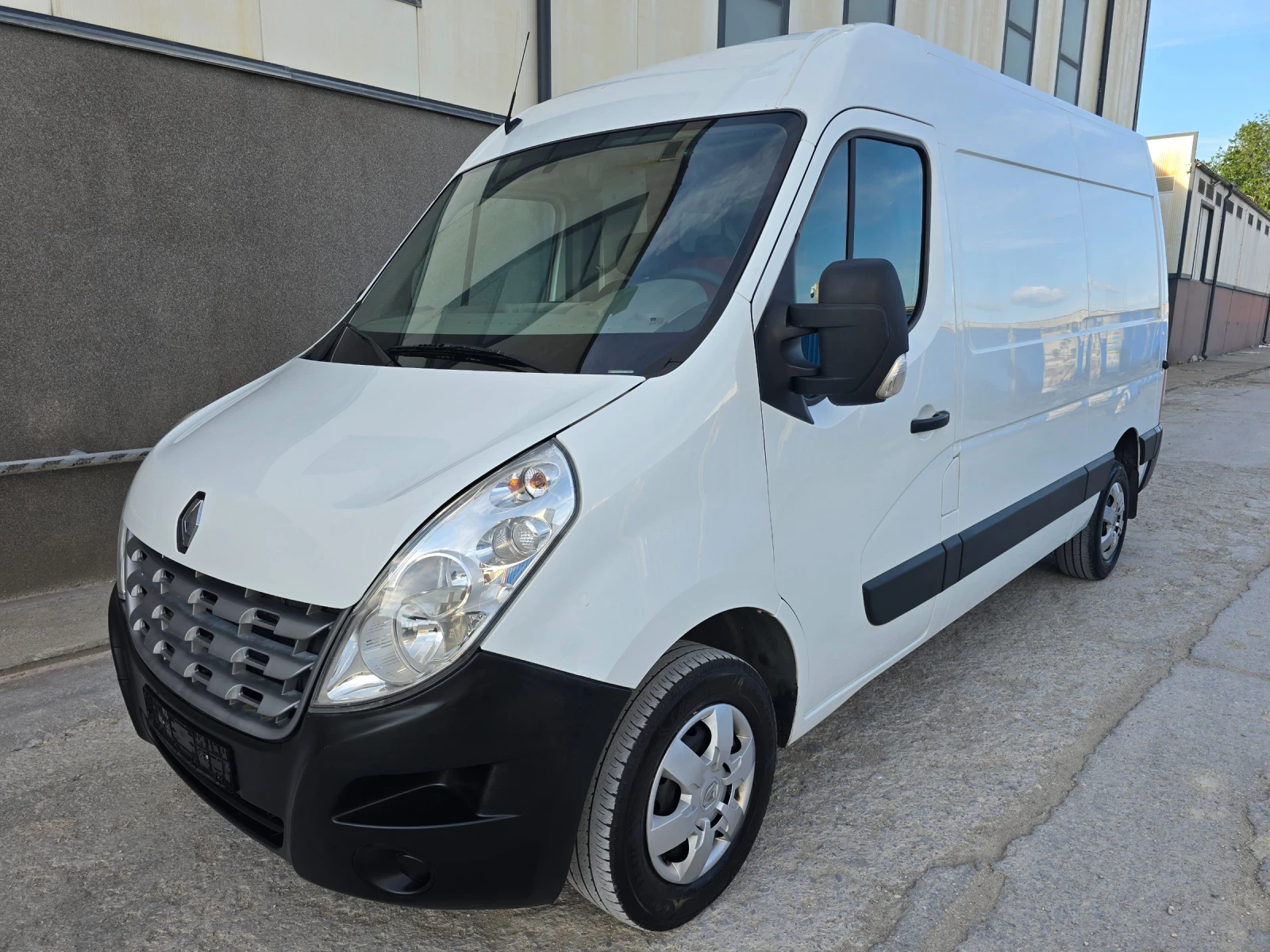 Renault Master T35 2.3 DCI L2H2 DC, снимка 4 - Бусове и автобуси - 52025592