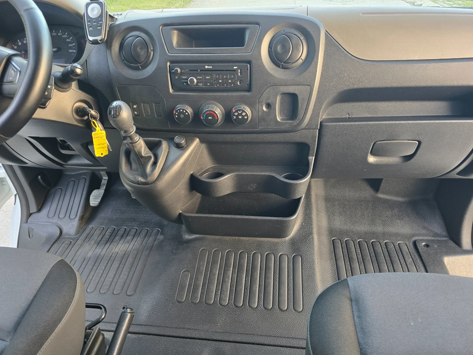 Renault Master T35 2.3 DCI L2H2 DC, снимка 10 - Бусове и автобуси - 52025592