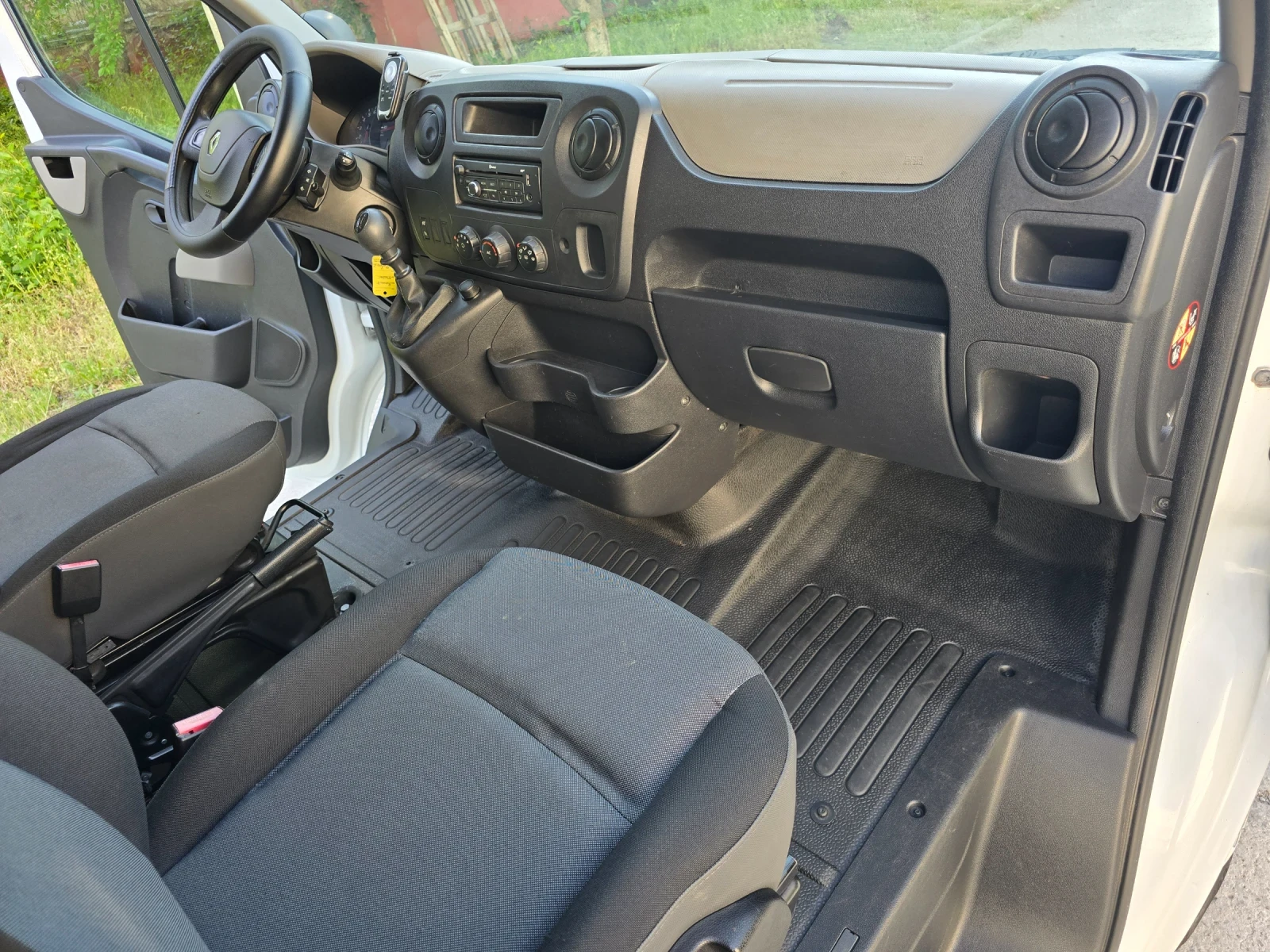 Renault Master T35 2.3 DCI L2H2 DC, снимка 11 - Бусове и автобуси - 52025592