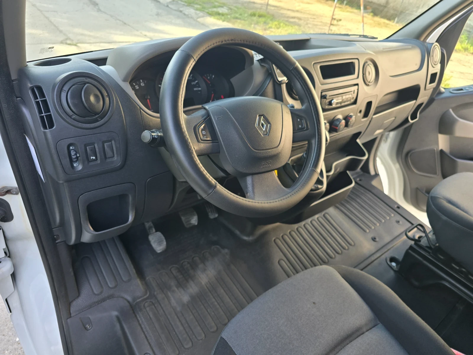 Renault Master T35 2.3 DCI L2H2 DC, снимка 8 - Бусове и автобуси - 52025592