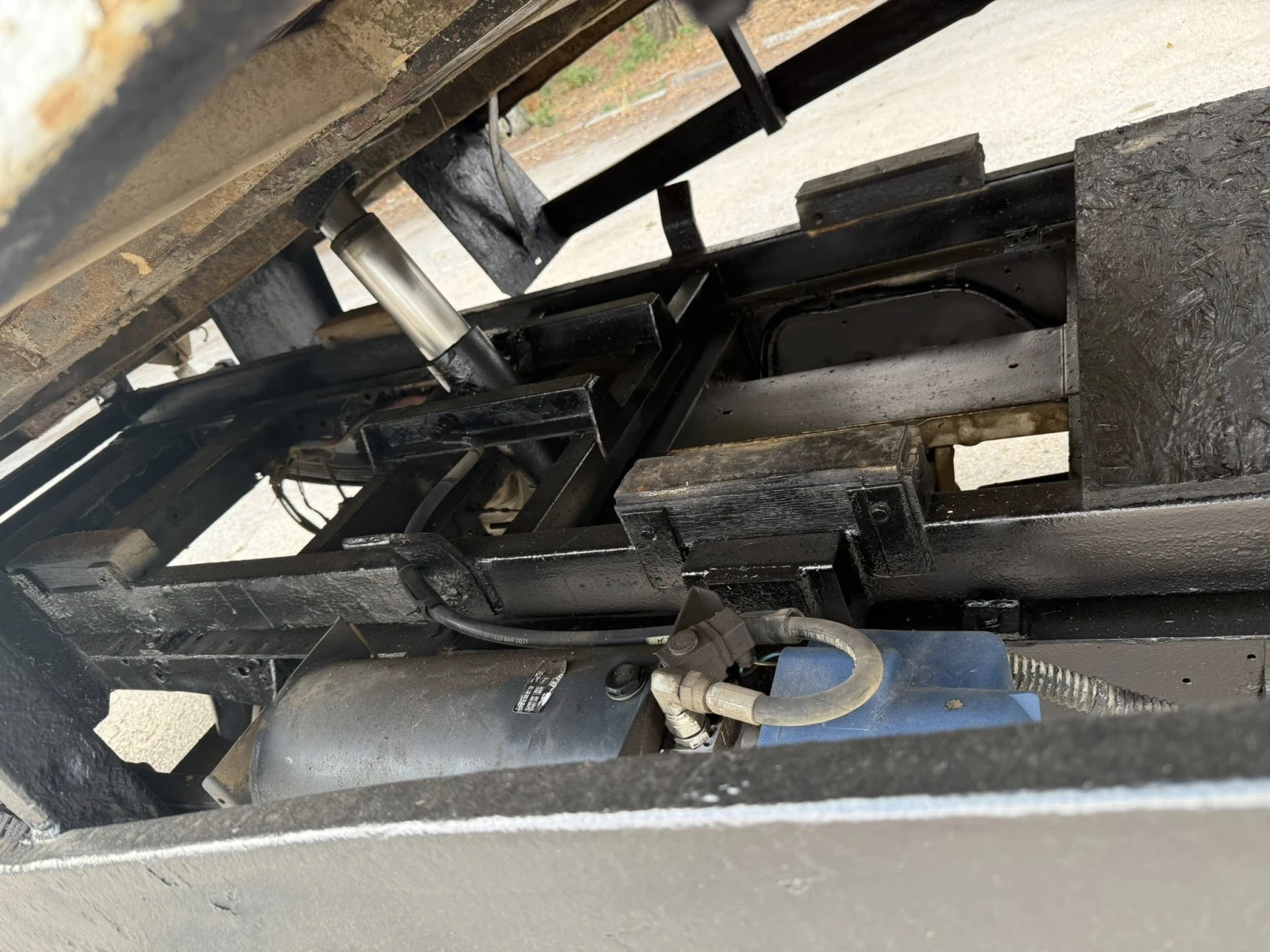 Ford Transit 2.4 самосвал 90кс - изображение 10