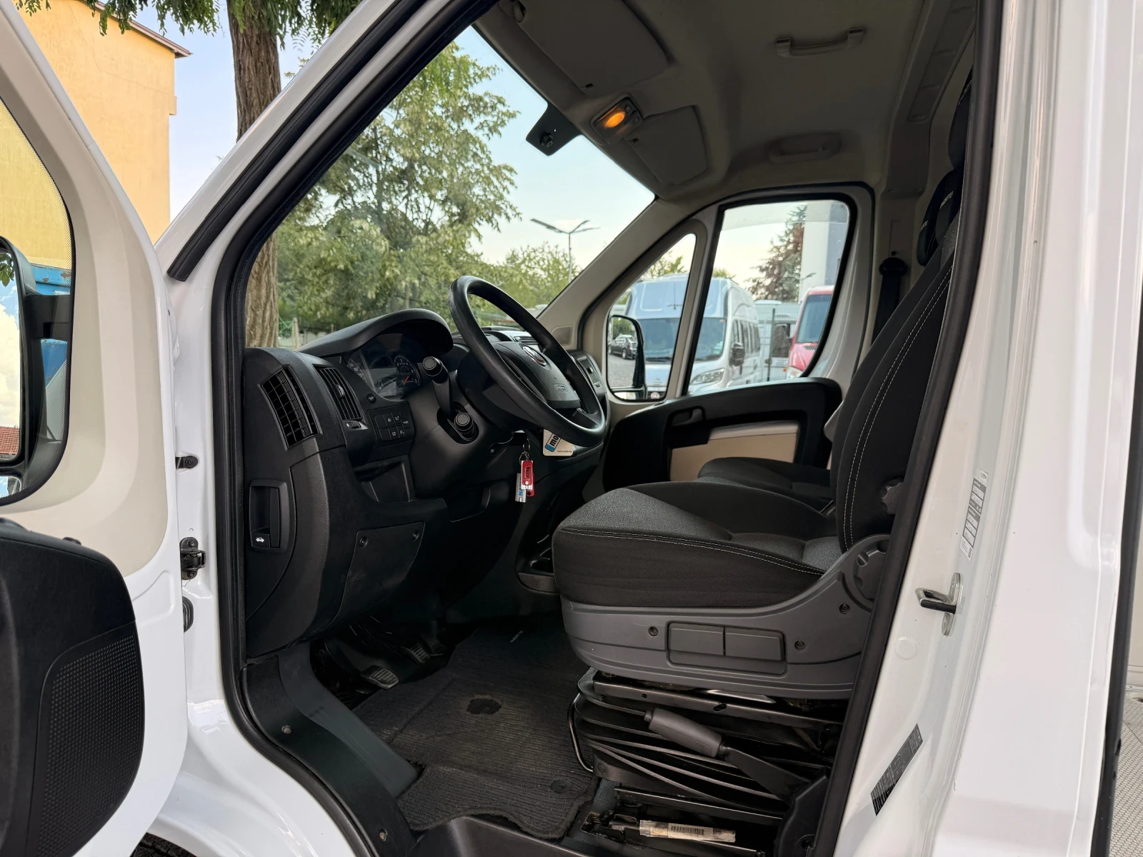 Fiat Ducato 2.3 180 Климатик, снимка 12 - Бусове и автобуси - 55572095