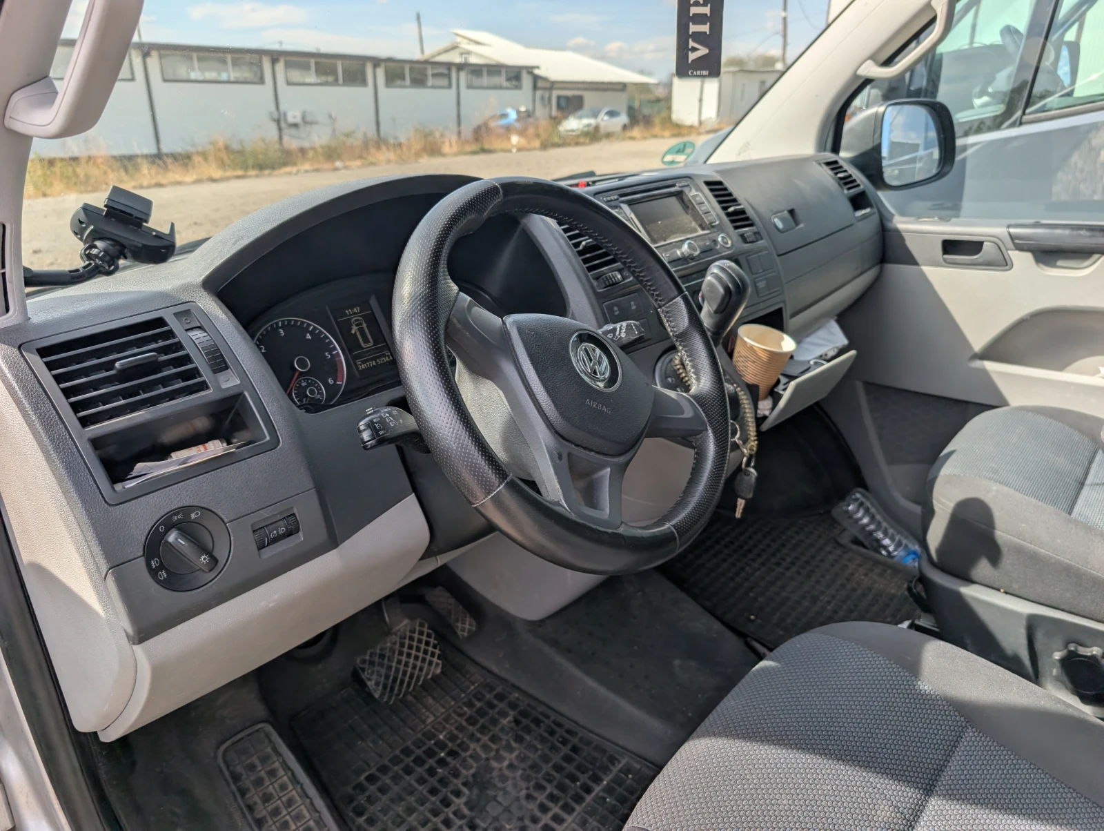 VW T5 Пътнически 4+ 1, снимка 5 - Бусове и автобуси - 56288377