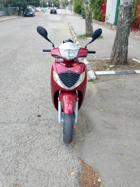 Обява за продажба на Honda Sh Sh 125i ~2 100 лв. - изображение 1