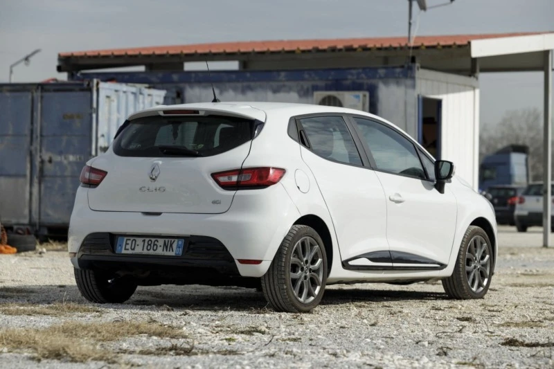 Renault Clio 1.5, снимка 4 - Автомобили и джипове - 42652537