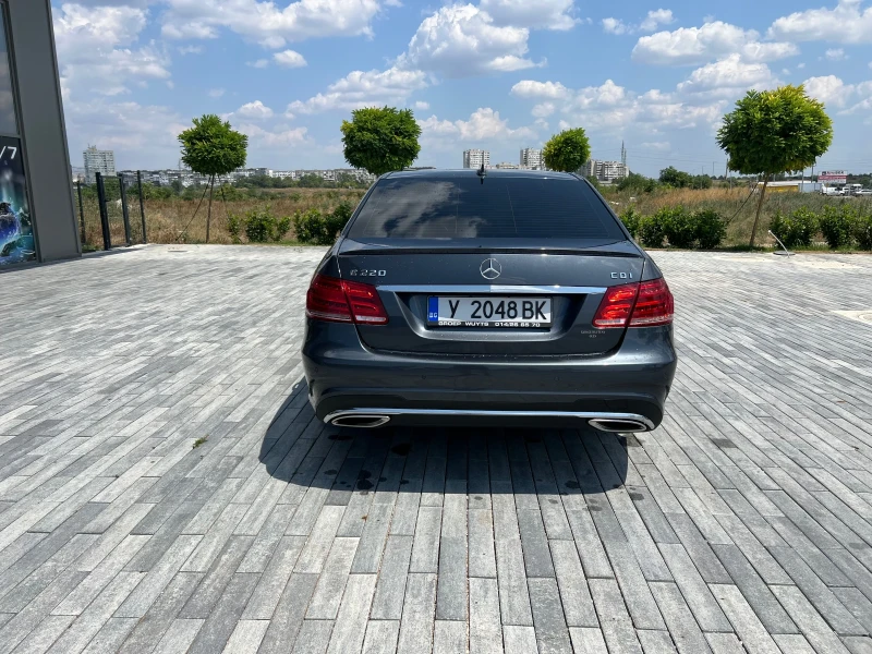 Mercedes-Benz E 220, снимка 6 - Автомобили и джипове - 47202939