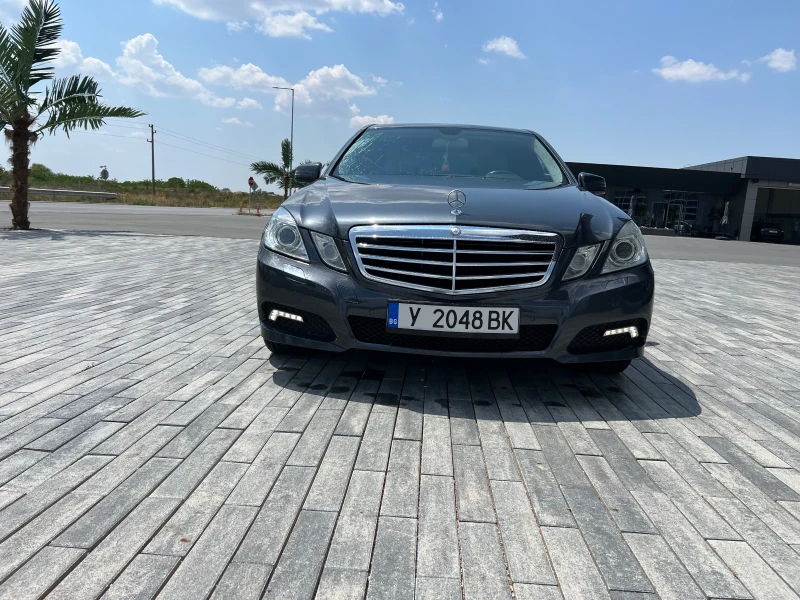 Mercedes-Benz E 220, снимка 3 - Автомобили и джипове - 47202939