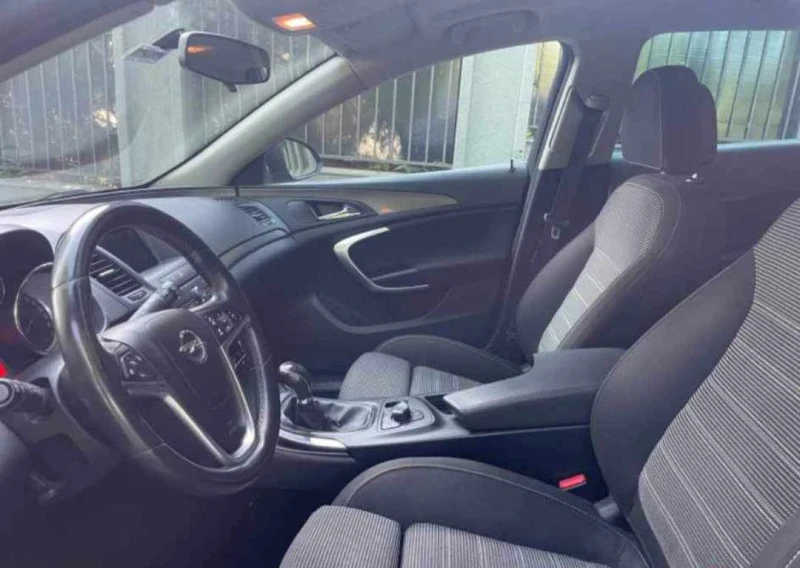 Opel Insignia, снимка 9 - Автомобили и джипове - 49863203