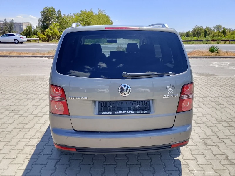 VW Touran 2.0 TDI avtomat, снимка 4 - Автомобили и джипове - 51228694