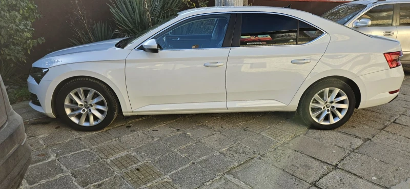 Skoda Superb, снимка 8 - Автомобили и джипове - 52432544