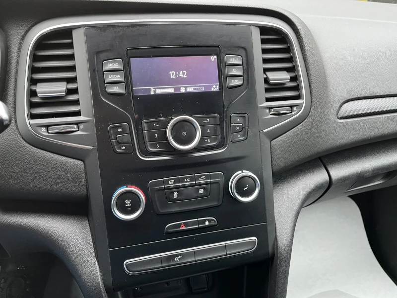 Renault Megane 1.5 dCi 115 к.с 6M/T, снимка 11 - Автомобили и джипове - 52665529