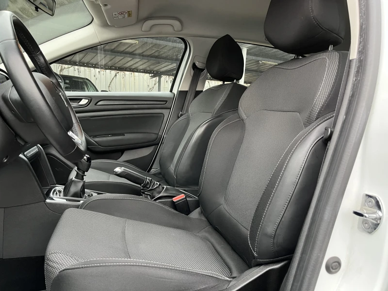 Renault Megane 1.5 dCi 115 к.с 6M/T, снимка 9 - Автомобили и джипове - 52665529