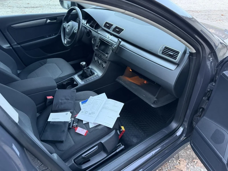 VW Passat, снимка 11 - Автомобили и джипове - 52807287