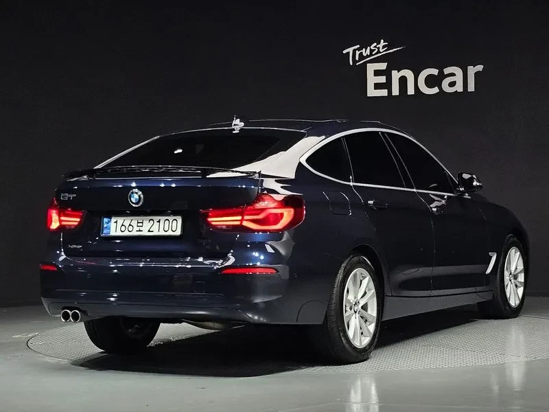BMW 320 - САМО 30% АВАНС, снимка 2 - Автомобили и джипове - 55406685