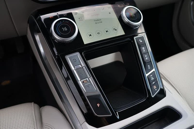 Jaguar E-pace EV400* FIRST EDITION* MERIDIAN* ХЕДЪП* КРАЙНА ЦЕНА, снимка 10 - Автомобили и джипове - 56012408