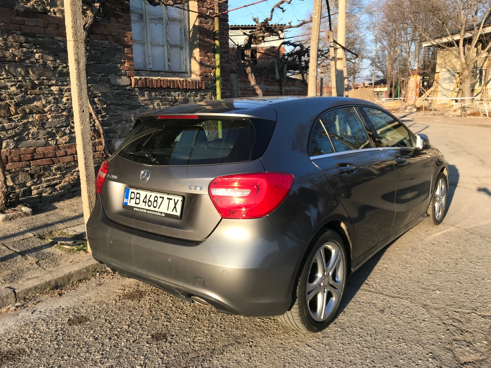 Mercedes-Benz A 200 W176 - изображение 2