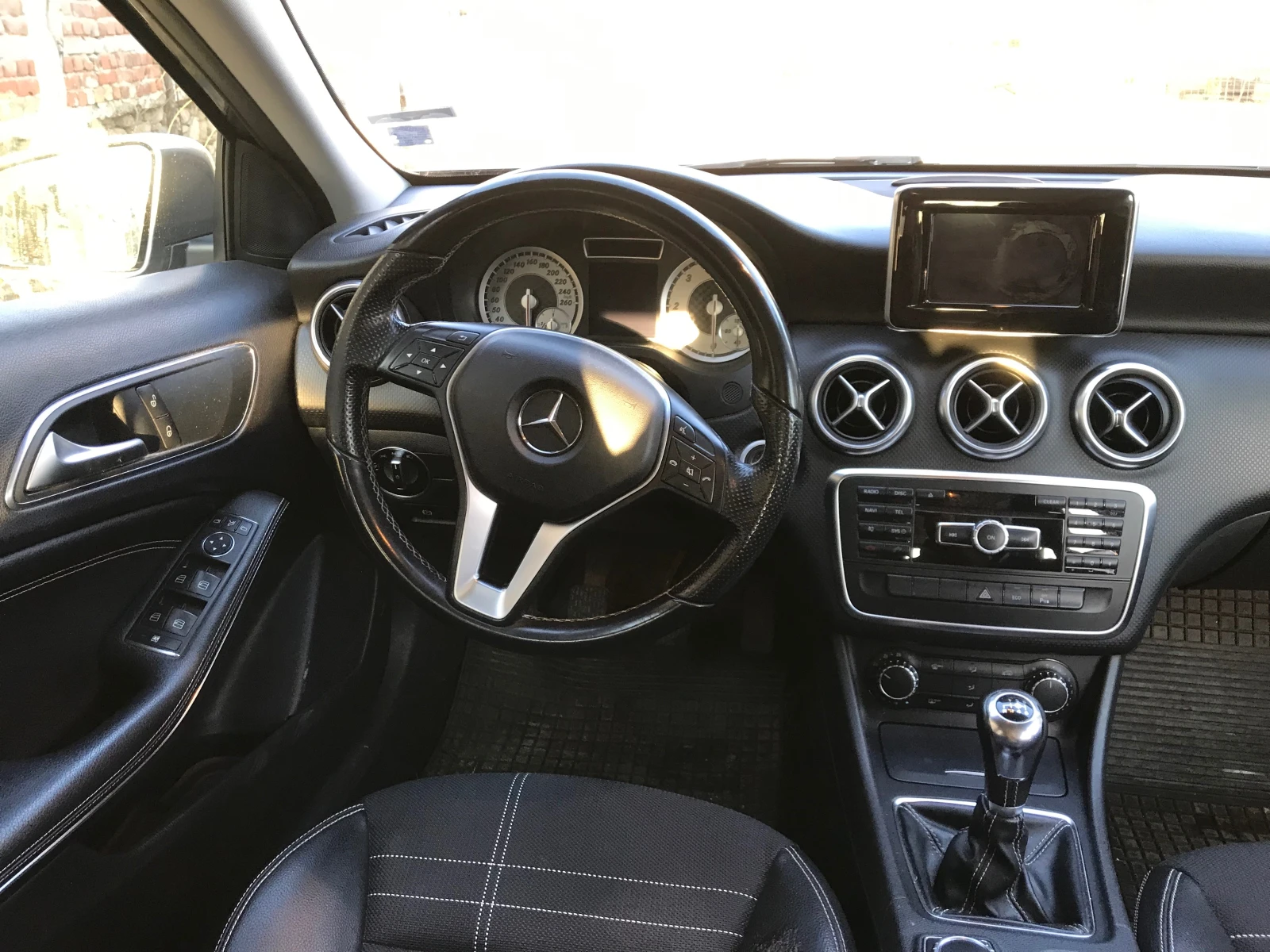 Mercedes-Benz A 200 W176 - изображение 9