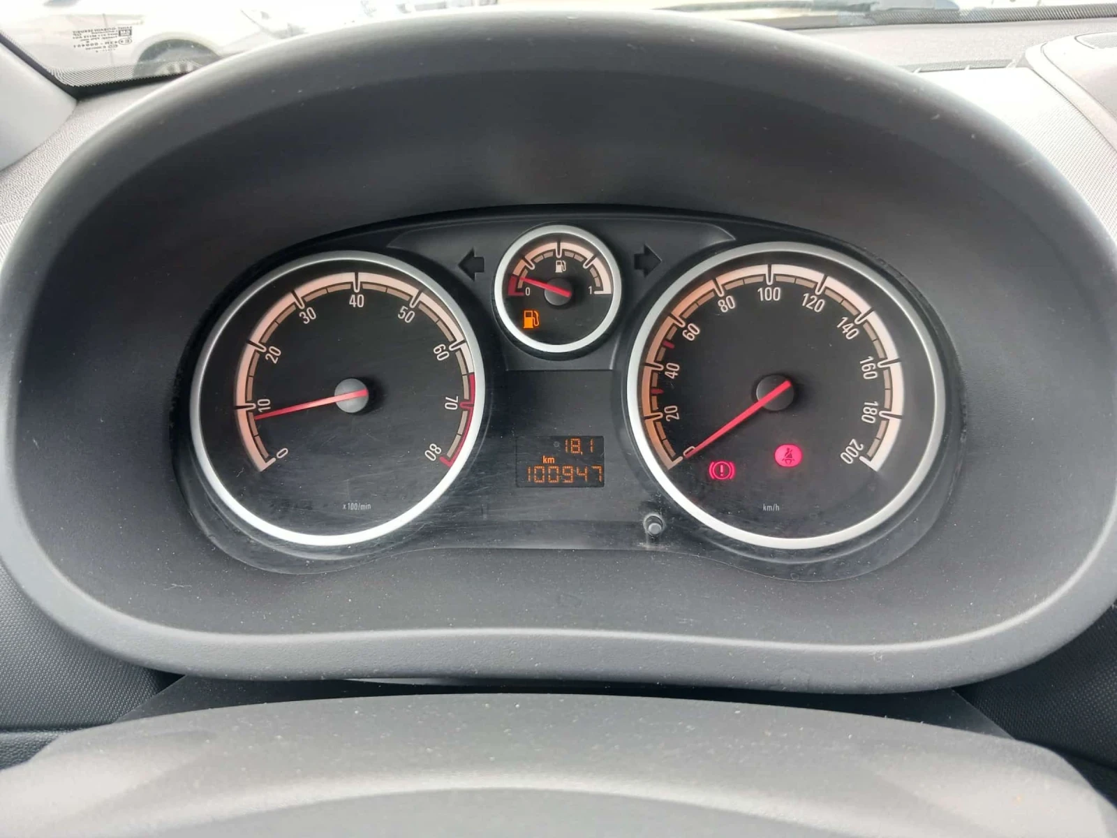 Opel Corsa 1.2 GPL 100 947км - изображение 10