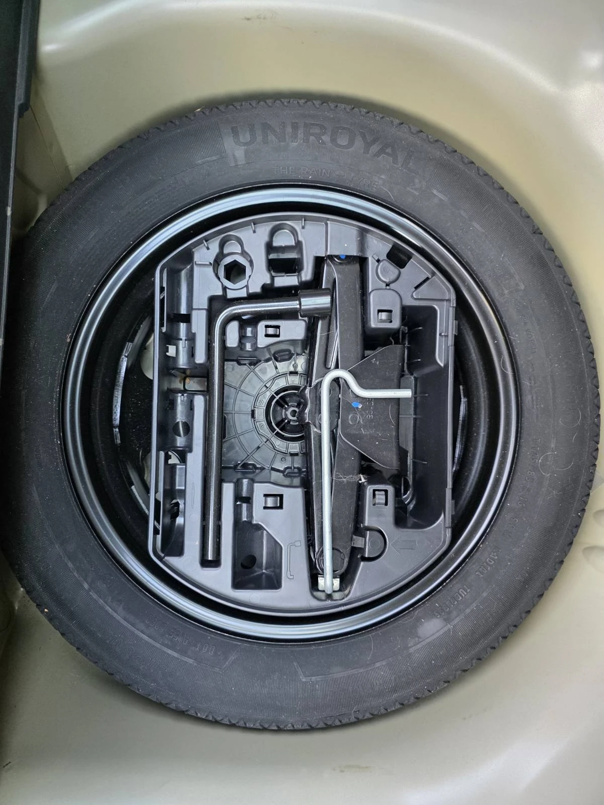 Citroen C3 Shine PureTech 83 S&S BVM5 E6 - изображение 9