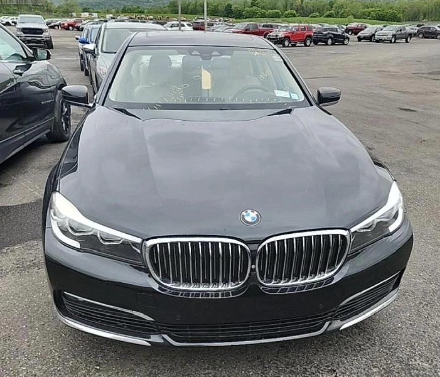 BMW 740 i B58/ФИКСИРАНА ЦЕНА ДО БГ! ОБДУХВАНЕ/HEAD-UP/ПАНО - изображение 2