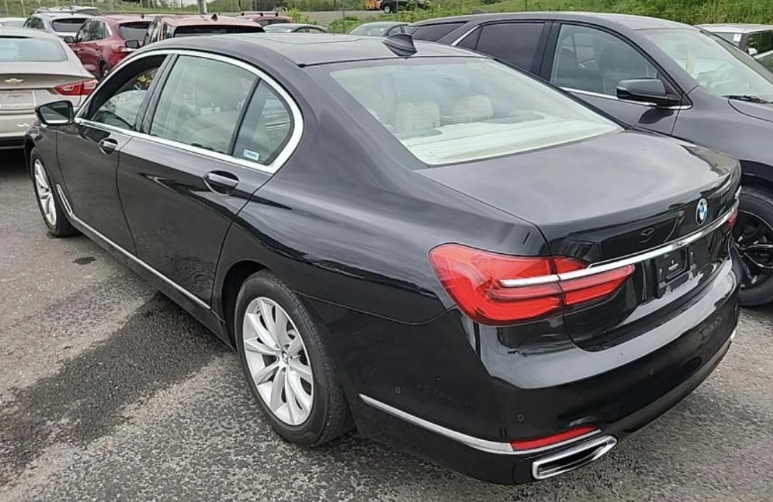 BMW 740 i B58/ФИКСИРАНА ЦЕНА ДО БГ! ОБДУХВАНЕ/HEAD-UP/ПАНО - изображение 4