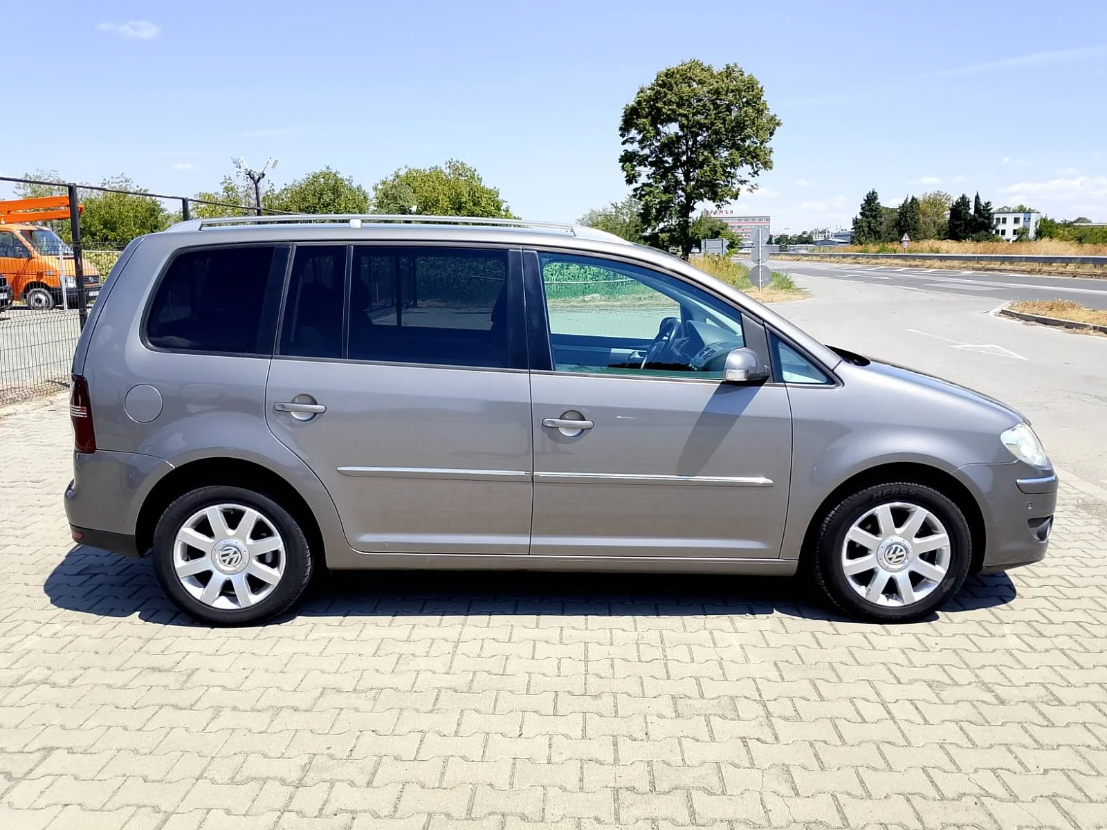 VW Touran 2.0 TDI - изображение 3