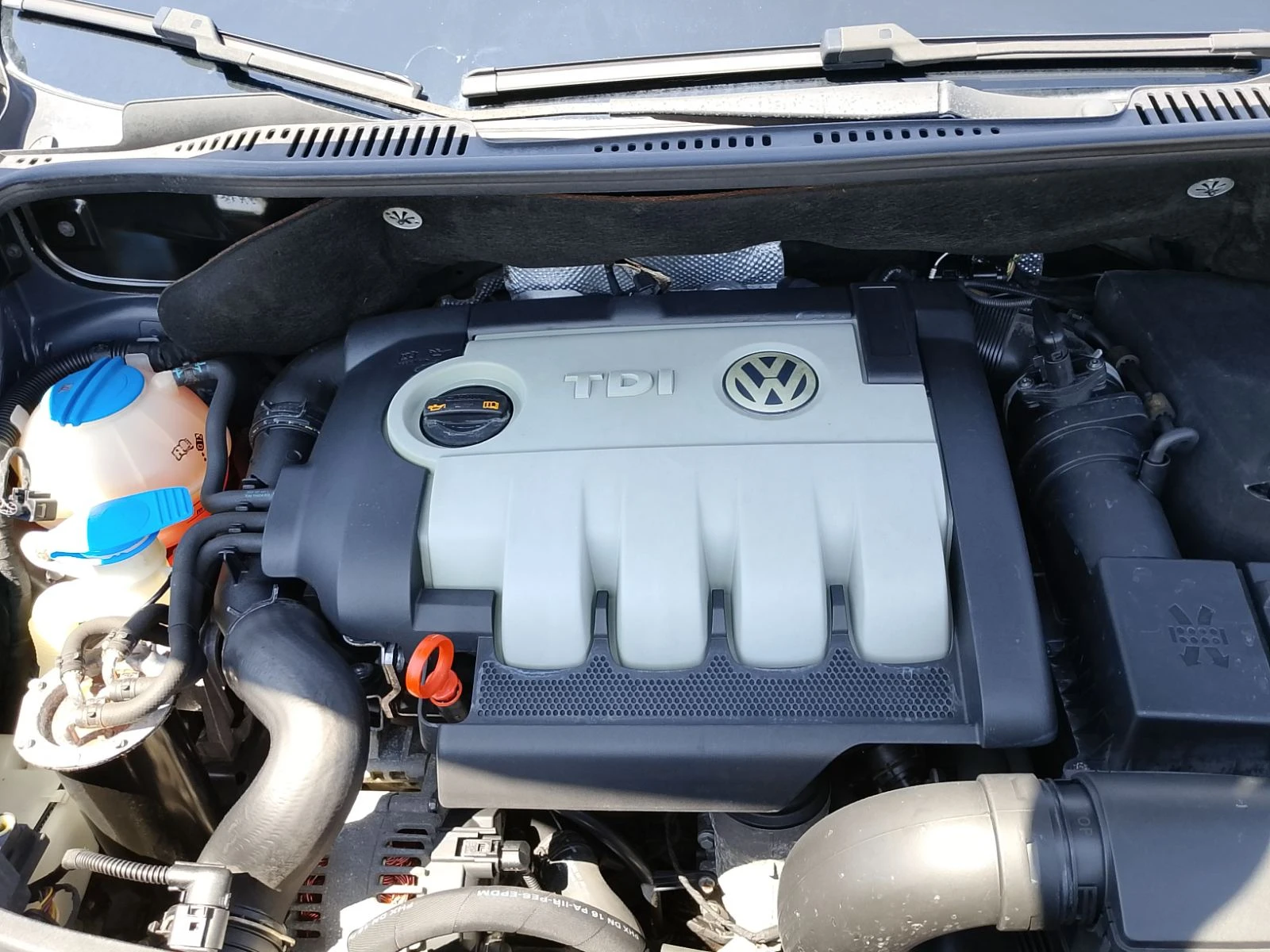 VW Touran 2.0 TDI - изображение 10