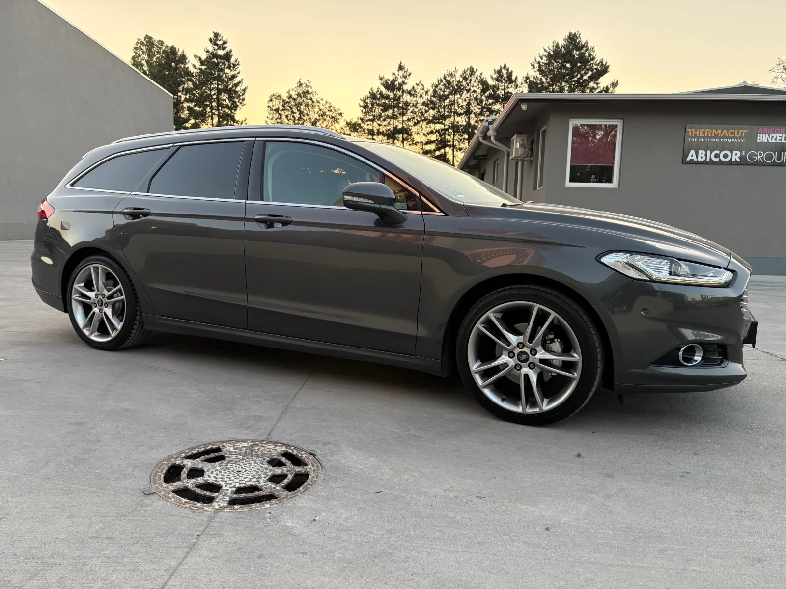 Ford Mondeo 180hp AWD 4x4 Titanium Full Extras Euro6 Automatic - изображение 10