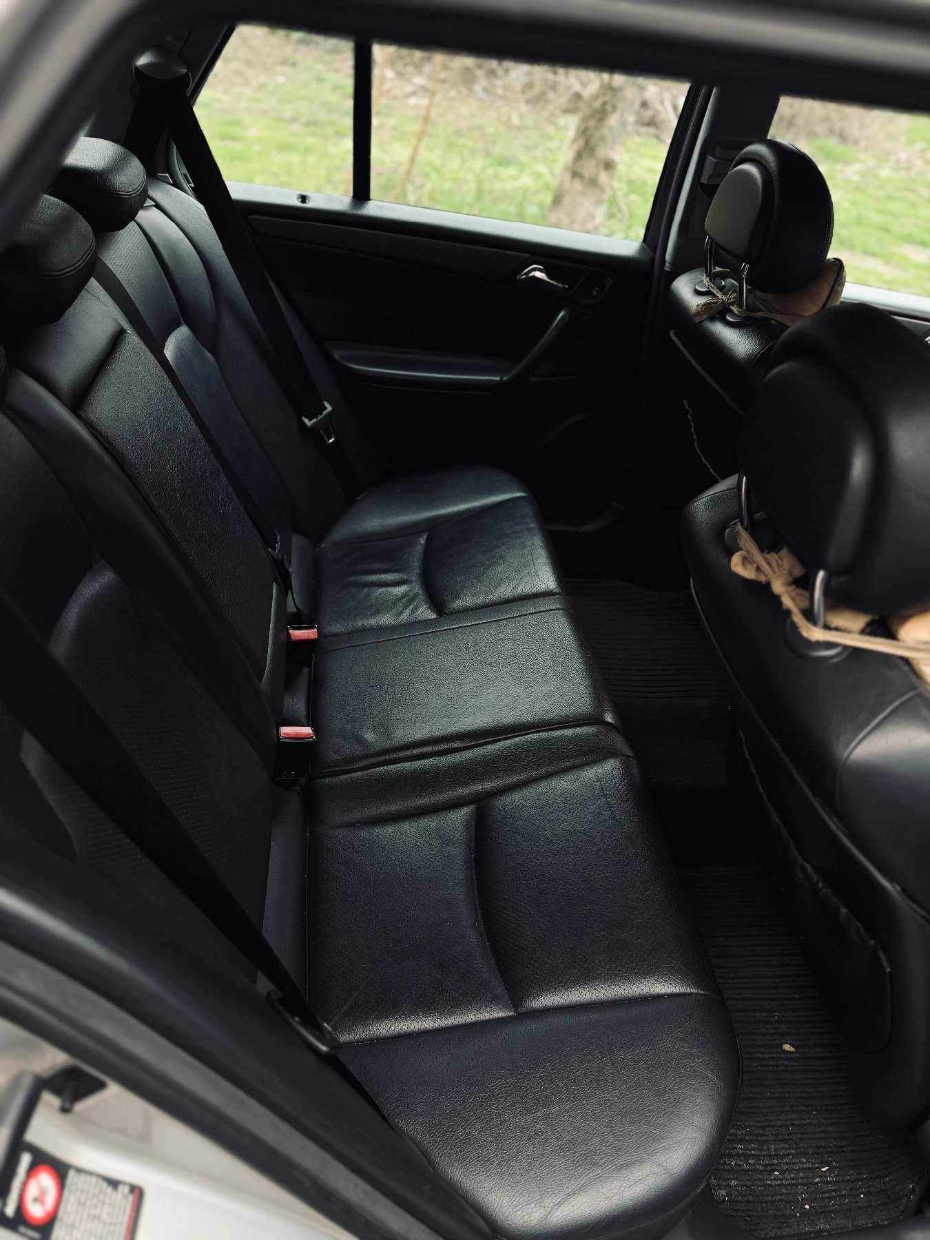 Mercedes-Benz C 270 Avantgarde, снимка 8 - Автомобили и джипове - 53949316