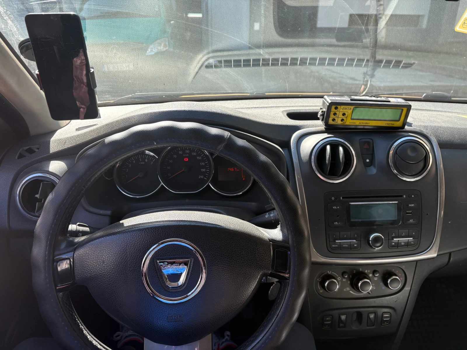 Dacia Logan, снимка 6 - Автомобили и джипове - 53983433