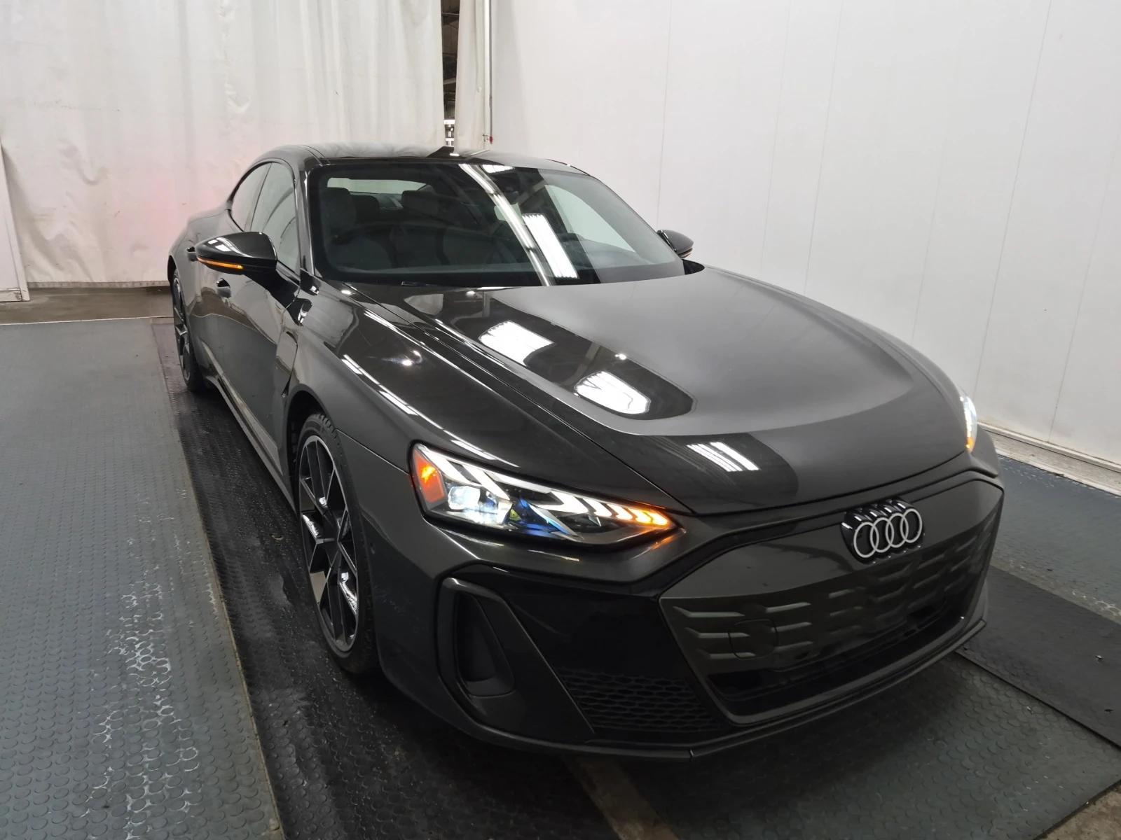 Audi E-Tron GT PREMIUM PLUS, снимка 2 - Автомобили и джипове - 54643309