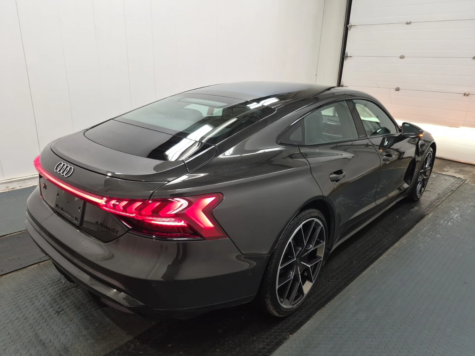 Audi E-Tron GT PREMIUM PLUS, снимка 6 - Автомобили и джипове - 54643309