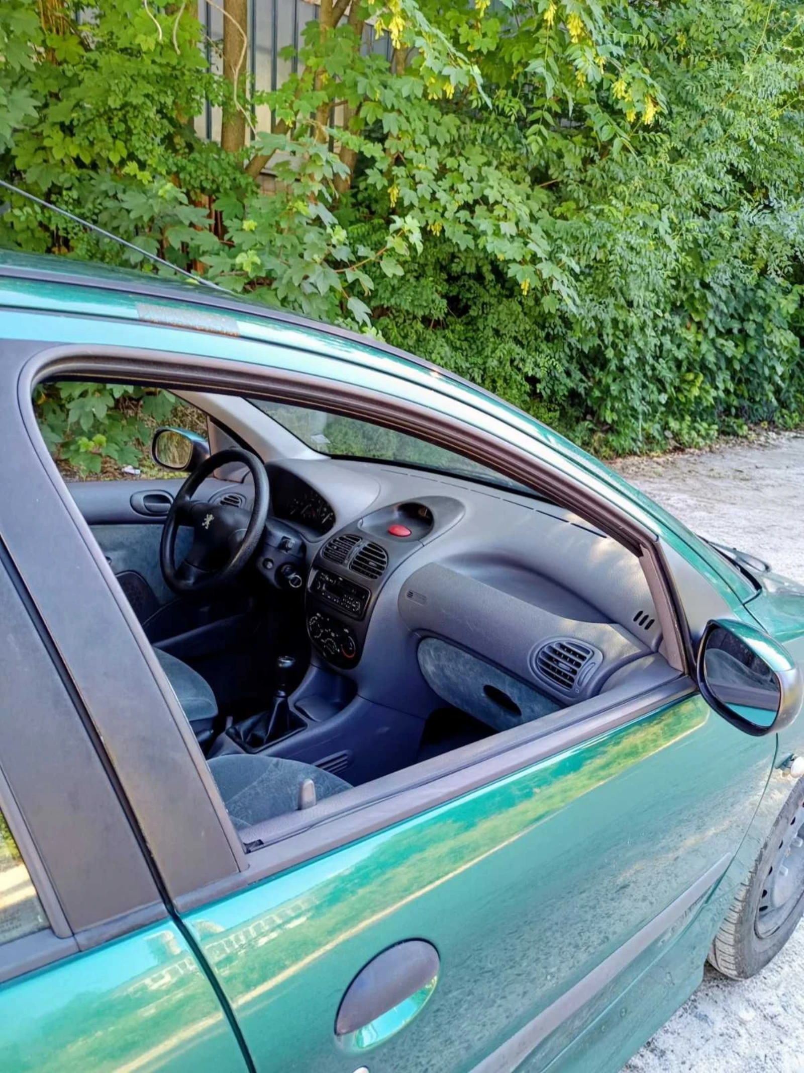 Peugeot 206 Газ-бензин, снимка 7 - Автомобили и джипове - 54682311