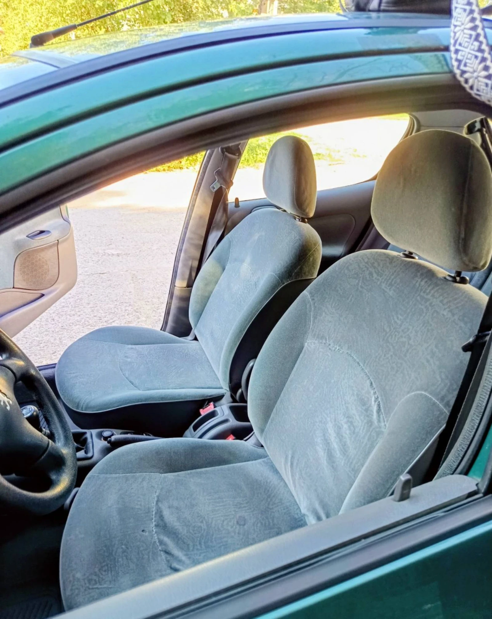Peugeot 206 Газ-бензин, снимка 9 - Автомобили и джипове - 54682311