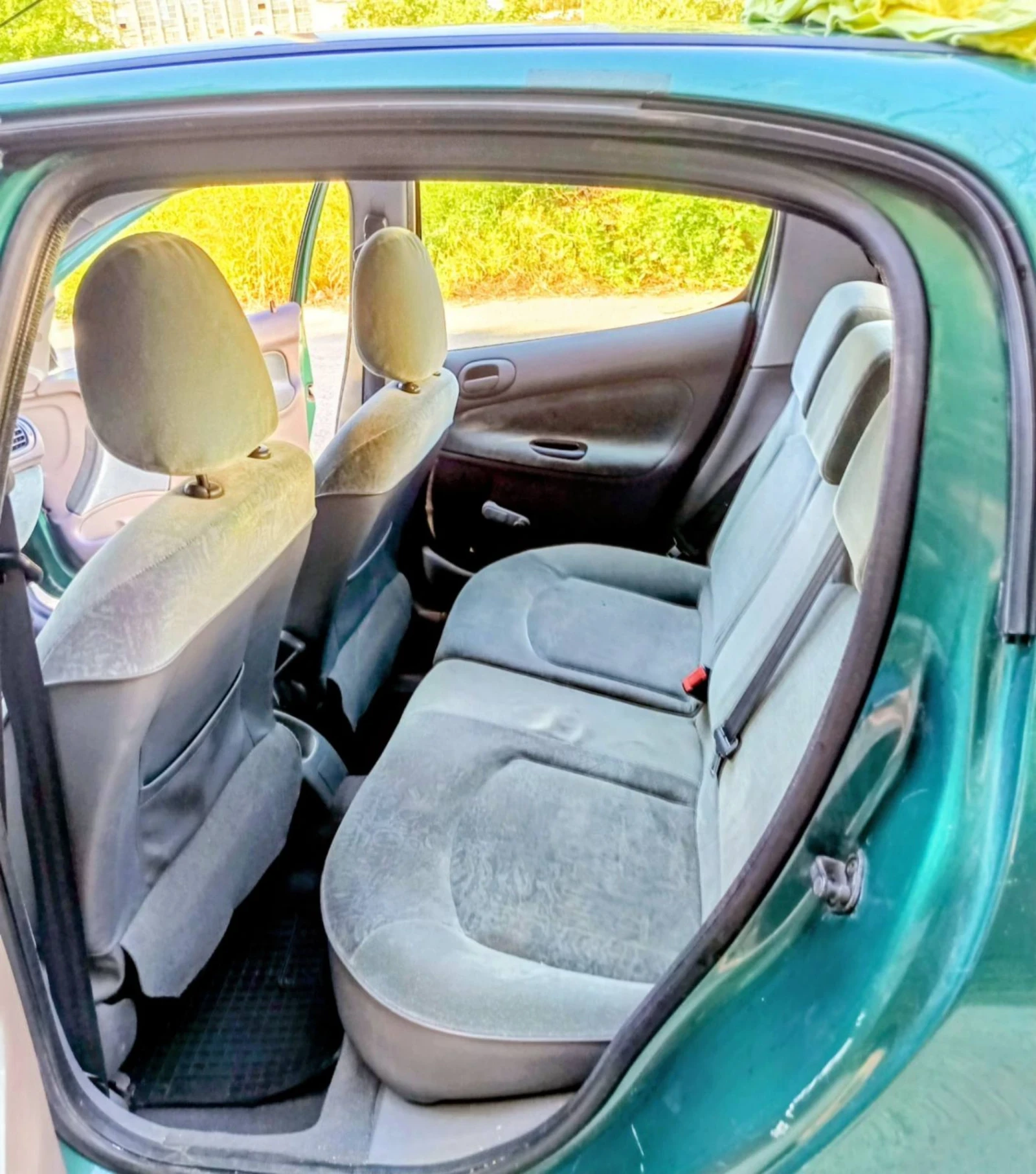 Peugeot 206 Газ-бензин, снимка 10 - Автомобили и джипове - 54682311