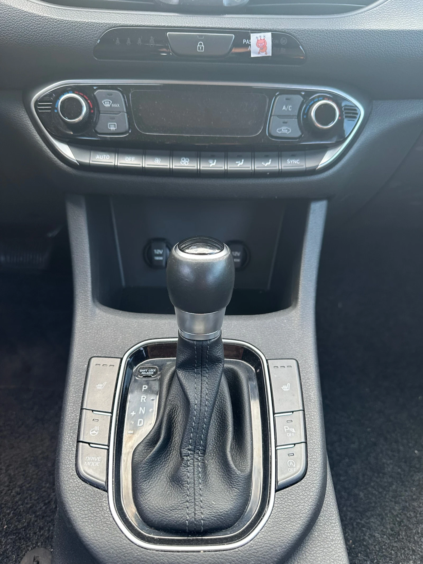 Hyundai I30 1.4T 7-DCT, снимка 10 - Автомобили и джипове - 54744061