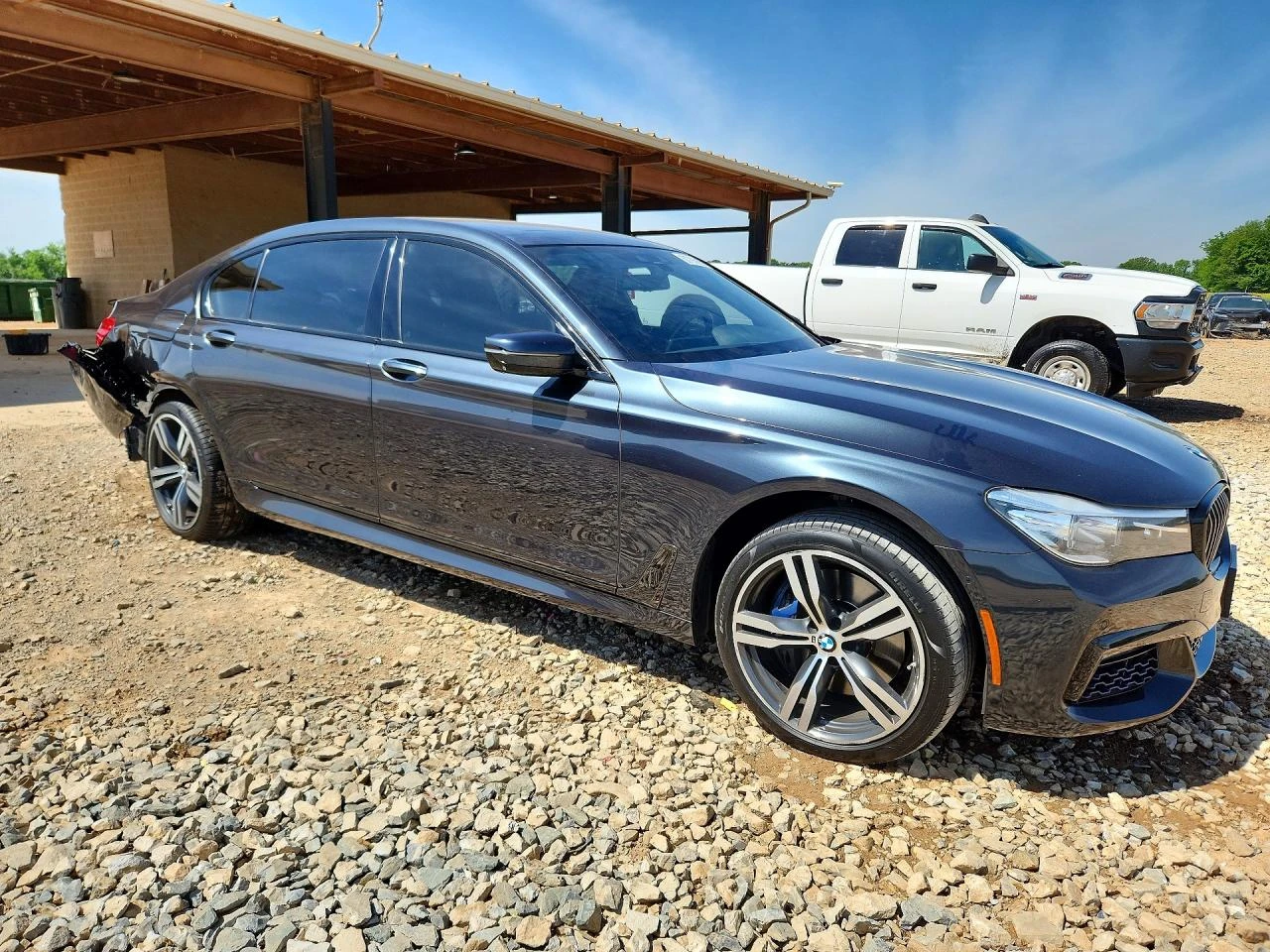 BMW 740 Harman/Kardon* подгрев* 360 камера* 4-зонов климат, снимка 2 - Автомобили и джипове - 54823059