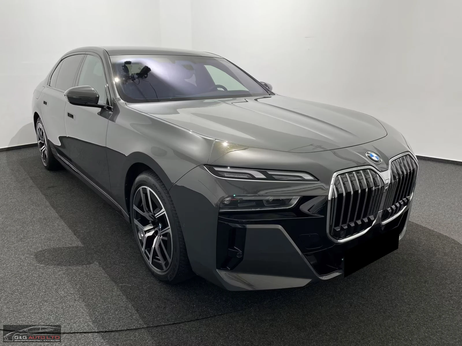 BMW 740 xDRIVE/299HP/MSPORT/360/B&W/HUD/PANO/ACC/589z, снимка 5 - Автомобили и джипове - 55258478