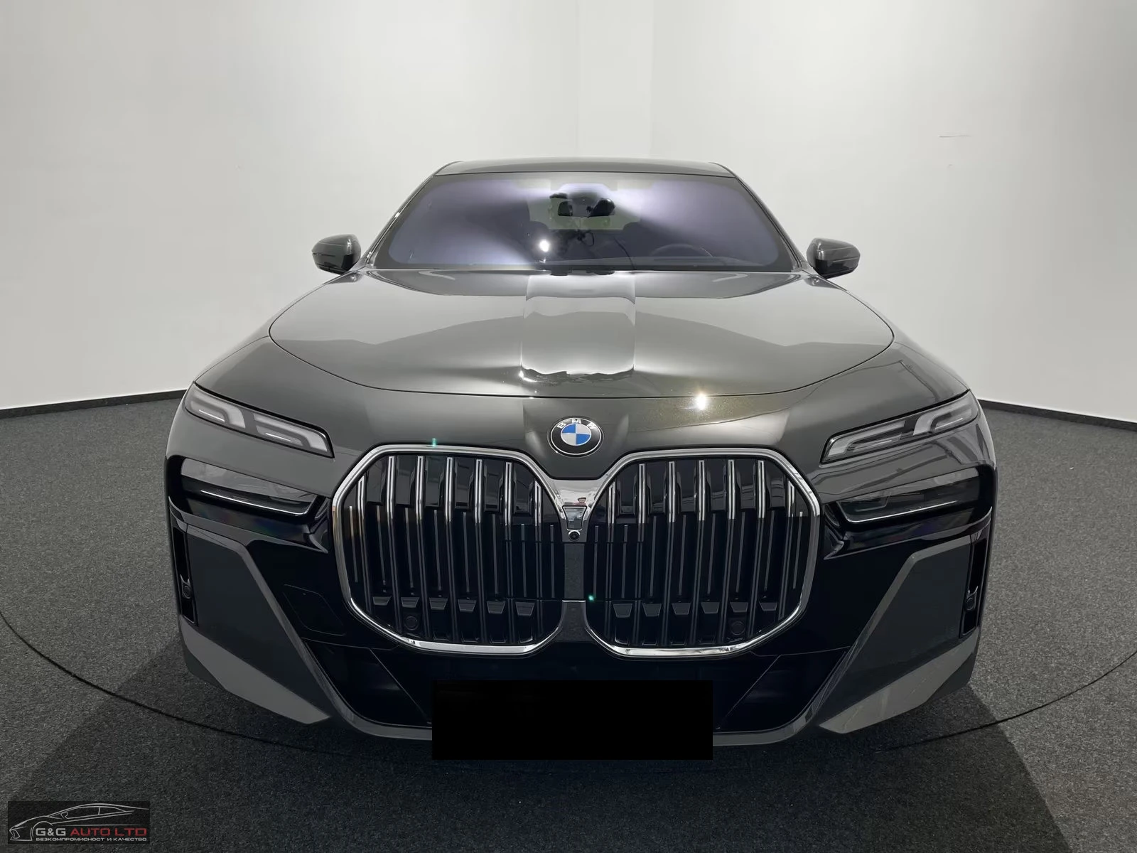 BMW 740 xDRIVE/299HP/MSPORT/360/B&W/HUD/PANO/ACC/589z, снимка 2 - Автомобили и джипове - 55258478