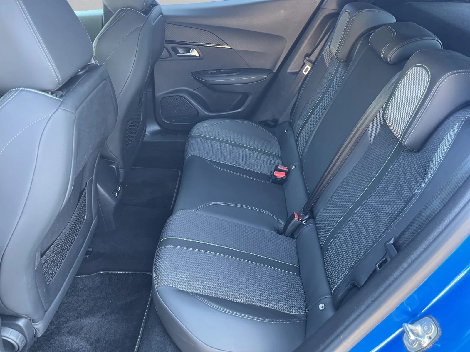 Peugeot 2008 GT//2011116, снимка 10 - Автомобили и джипове - 55626384