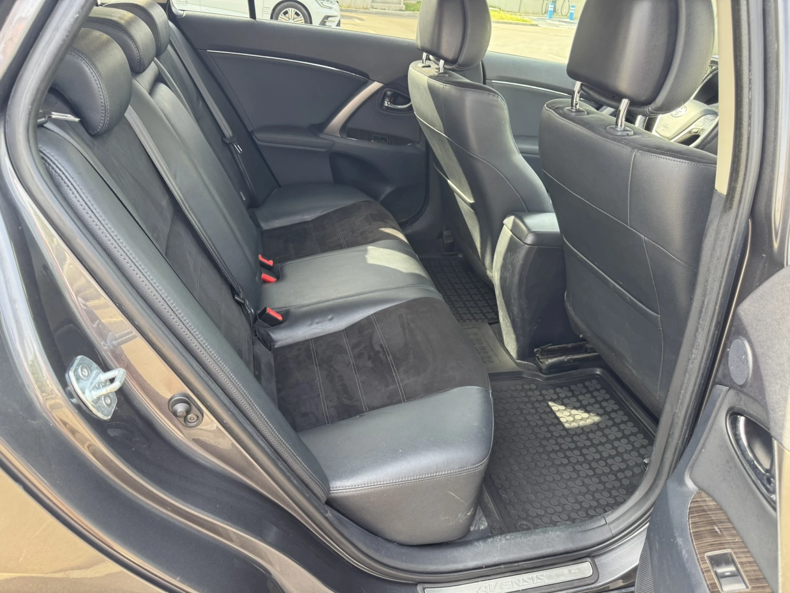Toyota Avensis 2.0 Valvematic (152 Hp) Multidrive S, снимка 14 - Автомобили и джипове - 55896256