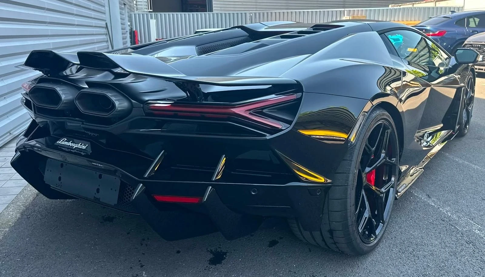 Lamborghini Revuelto, снимка 5 - Автомобили и джипове - 55922329