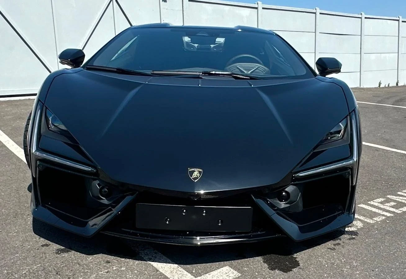 Lamborghini Revuelto