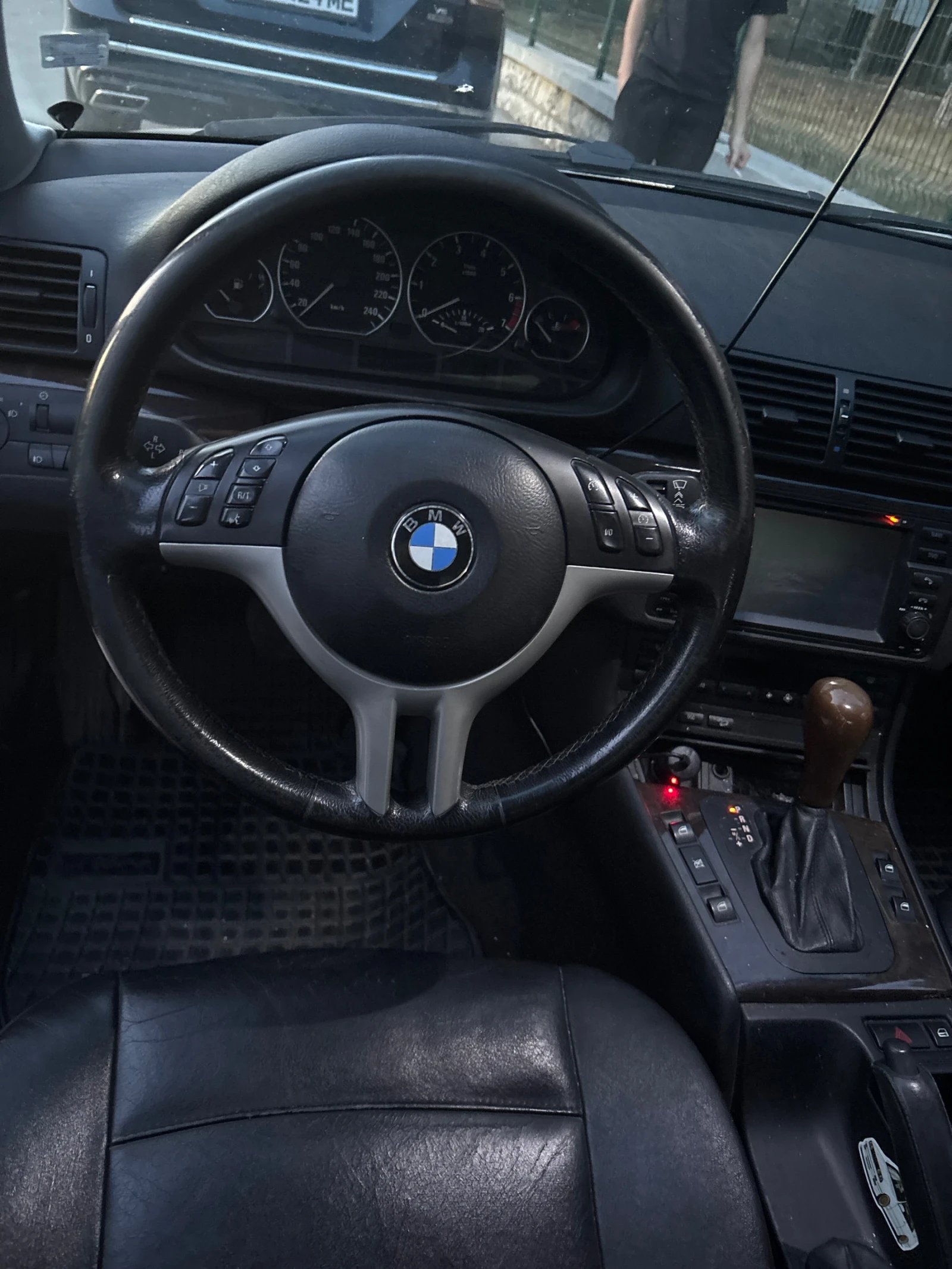 BMW 330, снимка 8 - Автомобили и джипове - 56415781