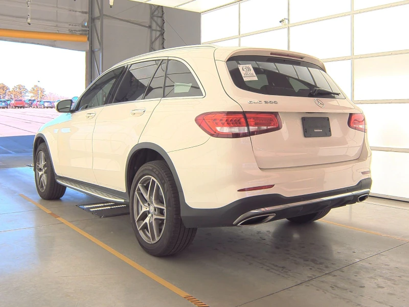 Mercedes-Benz GLC 300 AMG/LANE ASSIST/NAVI/KEYLESS/ПОДГРЕВ, снимка 4 - Автомобили и джипове - 48546442